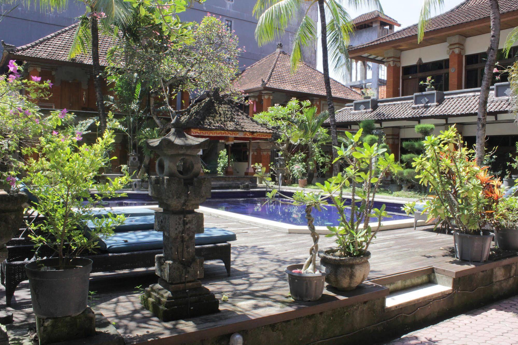 Hotel Puri Tanah Lot กูตา ภายนอก รูปภาพ
